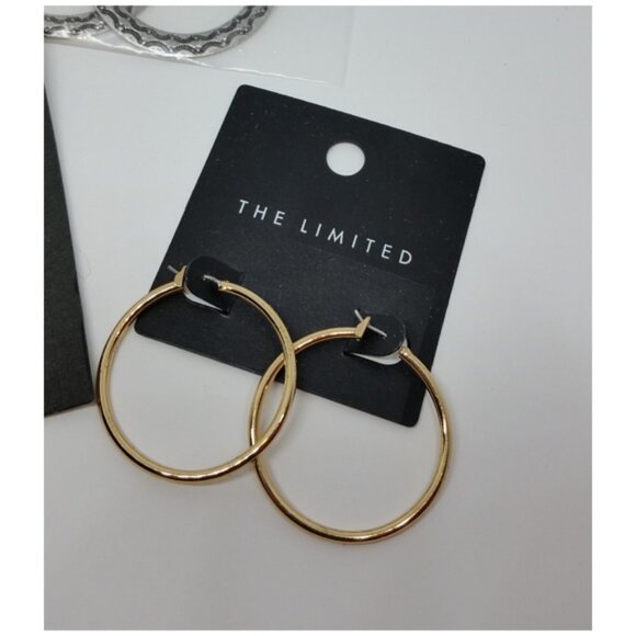 CURATED bundle 3 trendy classic 3 pairs of earrings hoops circle varitety  NEW - Picture 3 of 5